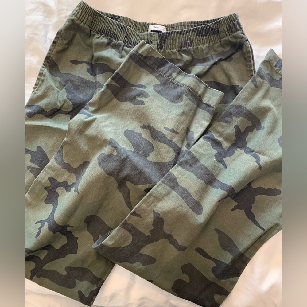 TNA Aritzia camouflage pants